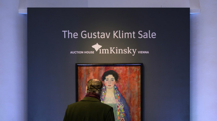 Klimtova slika Portret gospođice Lizer prodata za 30 miliona evra na aukciji u Beču
