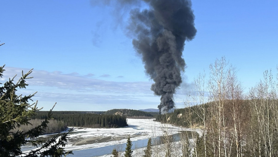 Srušio se i zapalio vojni avion na Aljasci, koji je prevozio gorivo, dve osobe poginule