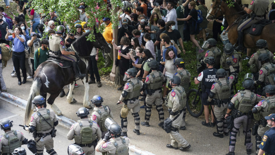 Uhapšeno oko 50 propalestinskih demonstranata na Univerzitetu Kolumbija: Policija upala na kampus, koristila šok bombe