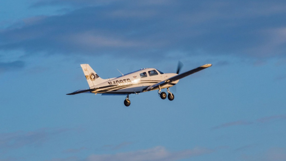 Avion bez opreme za sletanje bezbedno se spustio direktno na trup u Australiji: Tri sata kružio oko aerodroma