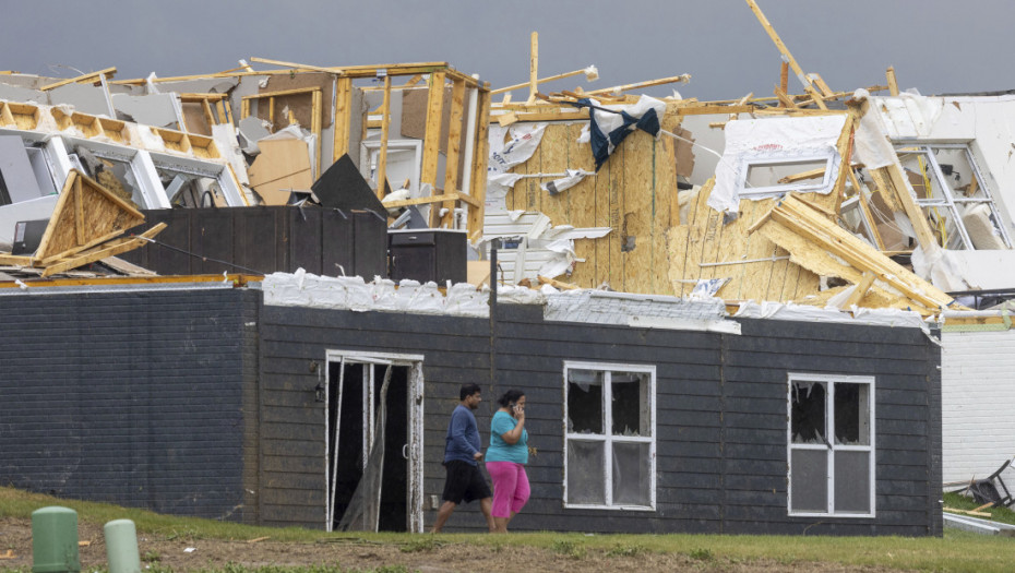 Tornado pogodio Nebrasku: Povređene tri osobe, stotine kuća oštećeno, bez struje 10.000 potrošača