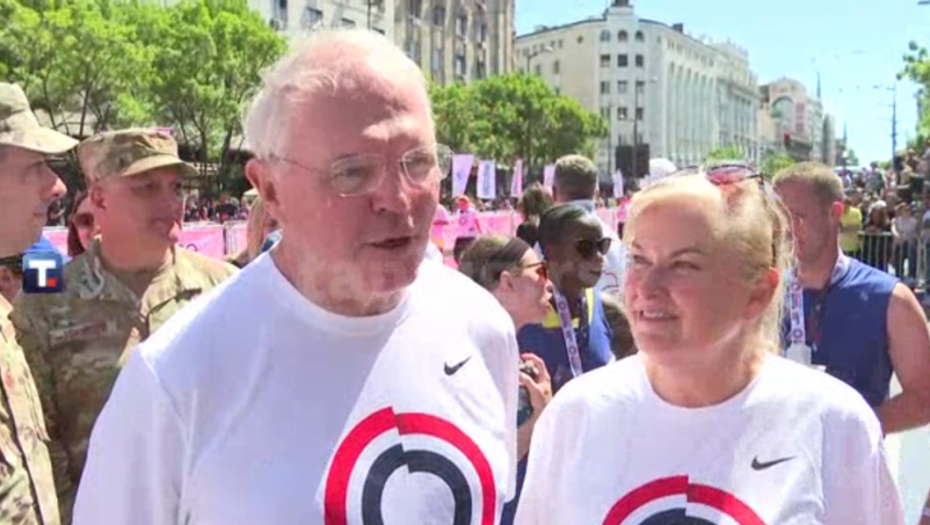 Američki ambasador trčao Trku zadovoljstva u Beogradu: Sport je diplomatija koja zbližava ljude
