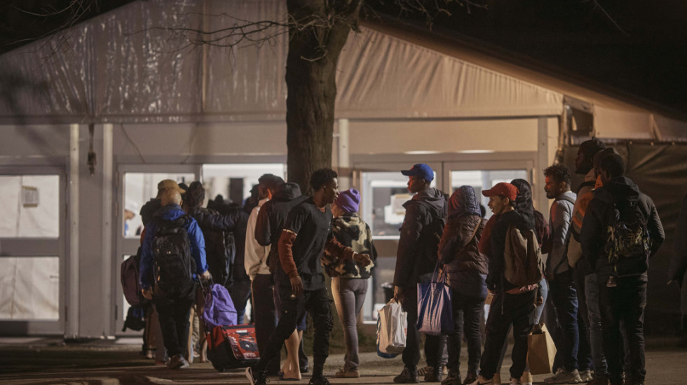 SAD: Migranti da zatraže stalni boravak ili da se vrate u svoje zemlje