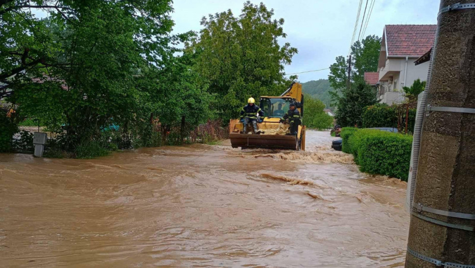 Vanredna situacija u Svrljigu: Izlila se Pravačka reka i potoci, evakuisana jedna osoba