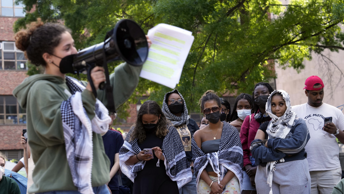 Propalestinski demonstranti na kratko prekinuli dodelu diploma u Mičigenu