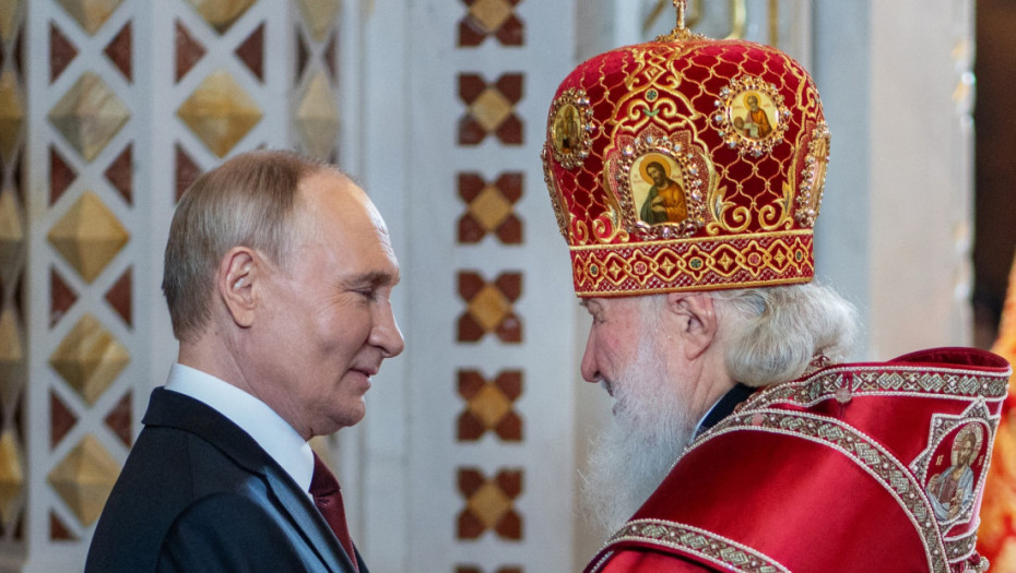 Uskršnja liturgija u Sabornom hramu u Moskvi, patrijarh Kiril i Putin razmenili poklone