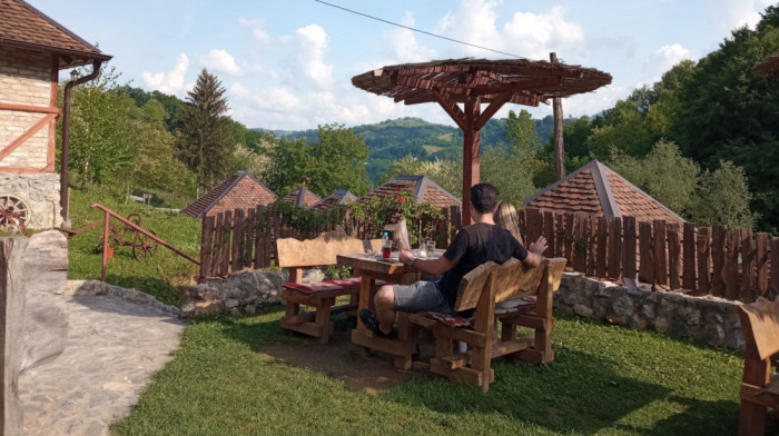 "Naše mesto" kao oznaka kvaliteta u ruralnom turizmu - ko će moći da je nosi i šta će ona doneti seoskim domaćinstvima?