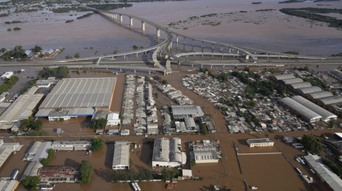 Broj poginulih u poplavama u Brazilu i dalje raste: Stradalo najmanje 107 ljudi, 136 se vodi kao nestalo