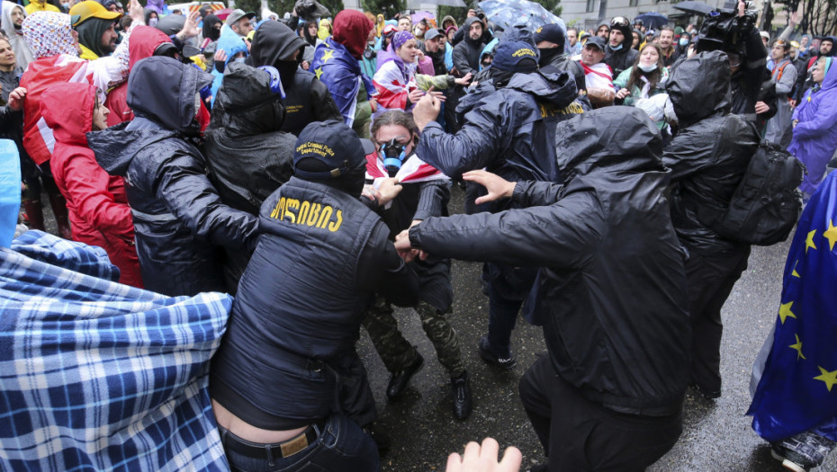 Protesti u Gruziji povodom spornog zakona: Među 20 uhapšenih u Tbilisiju i dva Amerikanca i jedan Rus