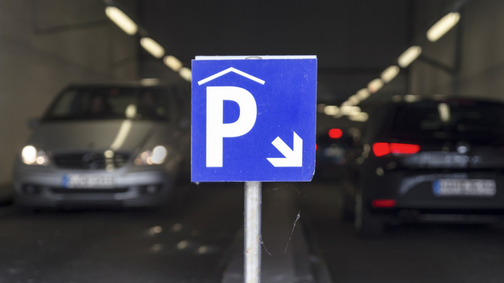 JKP "Parking servis" uputio apel građanima da pomere vozila sa trase Beogradskog maratona