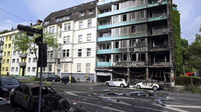 Eksplozija u Dizeldorfu: Požar zahvatio prvi sprat stambene zgrade, poginule tri osobe, 16 povređeno