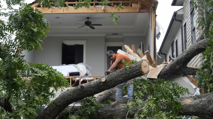 Snažna oluja u Teksasu odnela najmanje sedam života - u Hjustonu, po ogromnim vrućinama, na hiljade ljudi bez struje