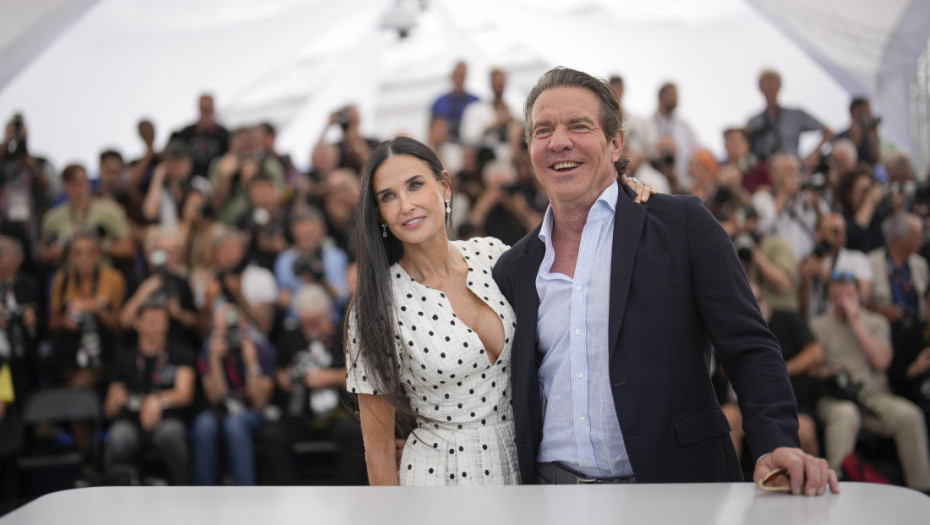 Glumac Denis Kvejd se pojavio na Trampovom skupu u Teksasu