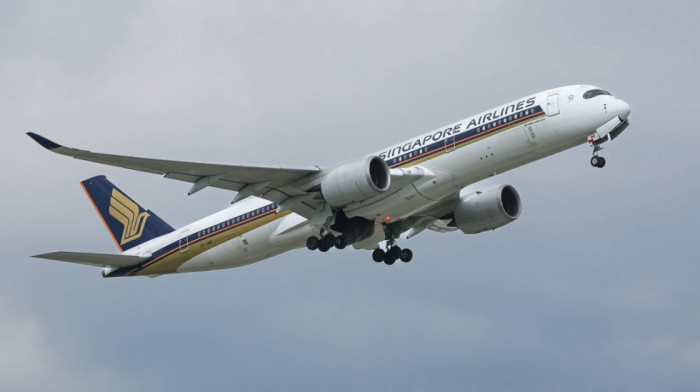Singapur erlajns ponudio odštetu od 10.000 dolara povređenim putnicima usled turbulencija tokom leta