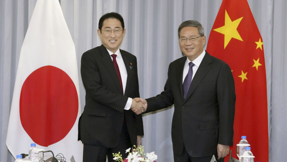 Kina i Japan dogovorile ekonomski dijalog na visokom nivou, sutra trilateralni sastanak sa predsednikom Južne Koreje