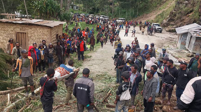 Više od 2.000 zatrpano u klizištu u Papui Novoj Gvineji, evakuisano oko 1.250