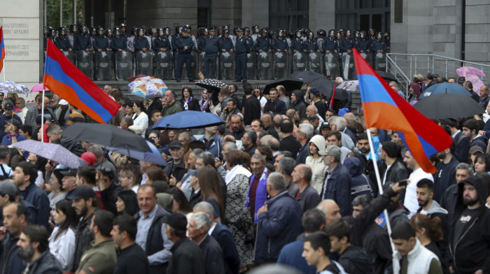 Na protestima u Jerevanu od početka aprila privedeno 137 ljudi, demonstranti traže ostavku premijera Pašinjana