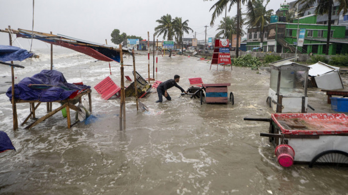 Ciklon "Remal" pogodio obale Bangladeša i Indije: Poginule četiri osobe, više miliona ostalo bez struje