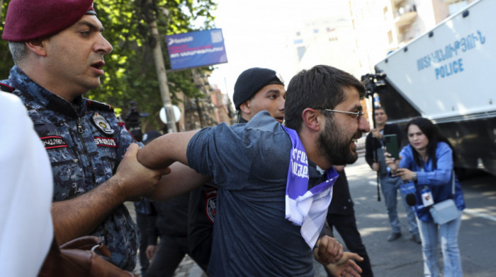 Najmanje 29 ljudi uhapšeno zbog nasilnih protesta u Jerevanu