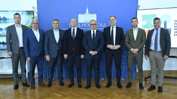 Vesić potpisao ugovore vredne 9,2 miliona evra sa predstavnicima šest lokalnih samouprava