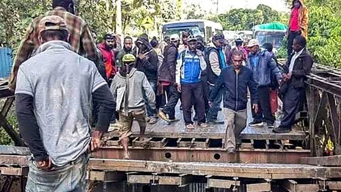 Srušio se most u Papua Novoj Gvineji preko kojeg se doprema pomoć za žrtve klizišta