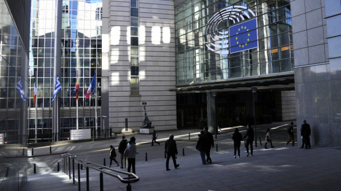 Pretresi u Evropskom parlamentu: Policija istražuje navodno mešanje Rusije