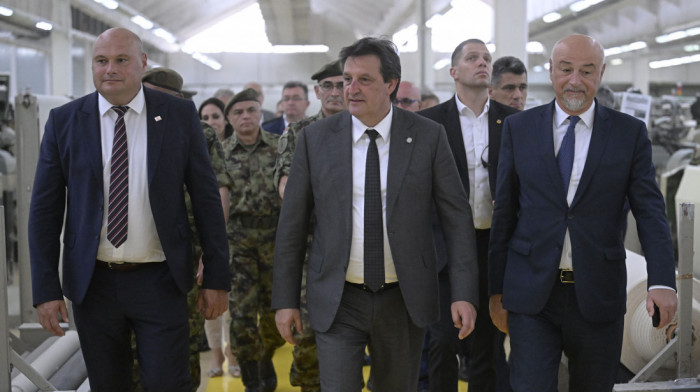 Gašić: Država će nastaviti da podržava "Jumko" u Vranju zbog velikog značaja te fabrike za ceo jug
