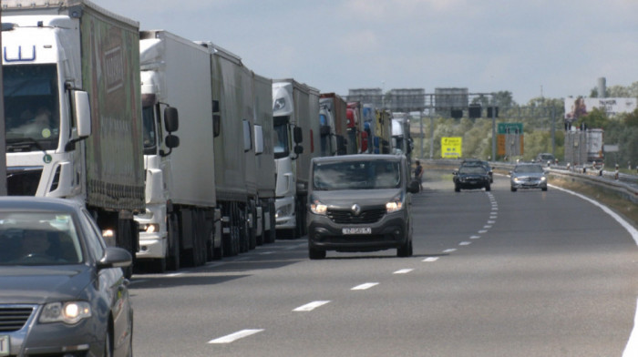 "Provedemo radno vreme na granici": Kako smanjiti kolone kamiona na graničnim prelazima