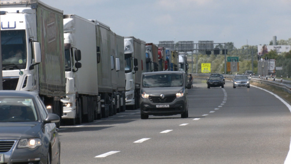Na graničnim prelazima zadržavanja za teretna vozila od jednog do sedam sati