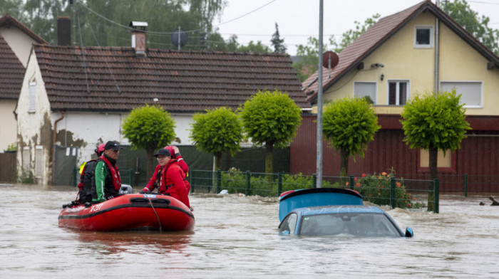 Nemačka se bori s nezapamćenim poplavama: Pukla brana, evakuisan zatvor, premijer Bavarske na licu mesta