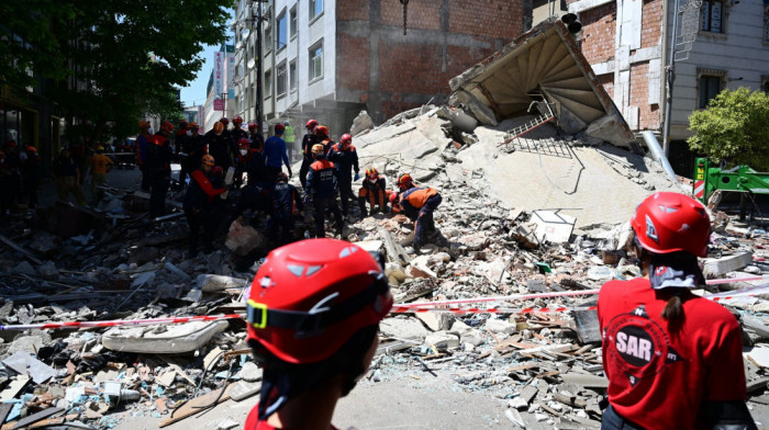 Dve osobe privedene u vezi sa urušavanjem zgrade u Kučukčekmedžeu u Istanbulu