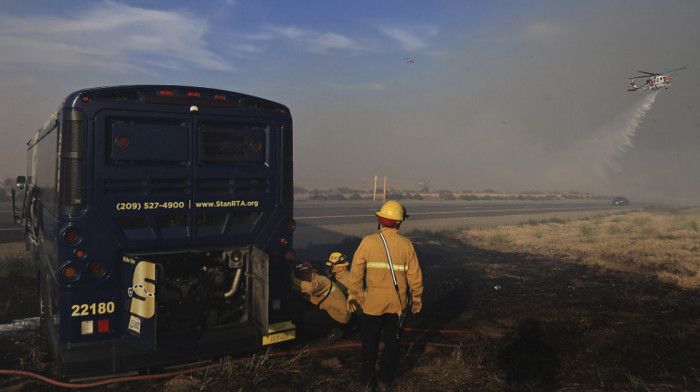 Požar u Kaliforniji ugašen na 50 odsto zahvaćene površine: Izgorelo hiljade hektara šume i rastinja