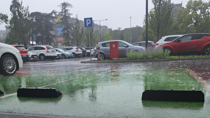 Snažan pljusak u Beogradu, RHMZ izdao upozorenje za područje Srbije