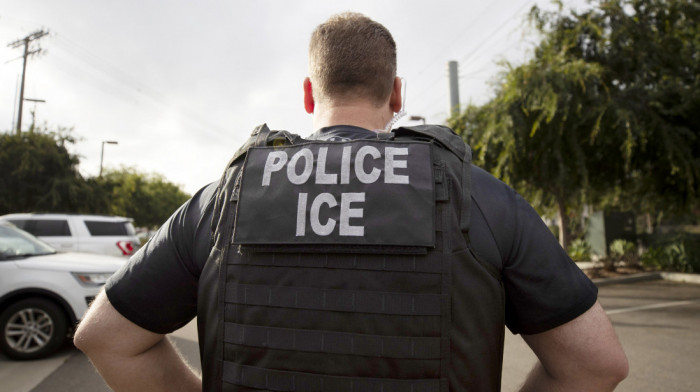 Američki agent ICE optužen da je lagao o pucanju na migranta iz Venecuele
