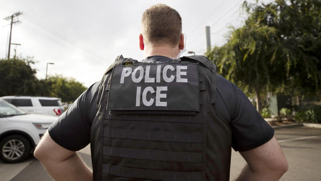Američki agent ICE optužen da je lagao o pucanju na migranta iz Venecuele