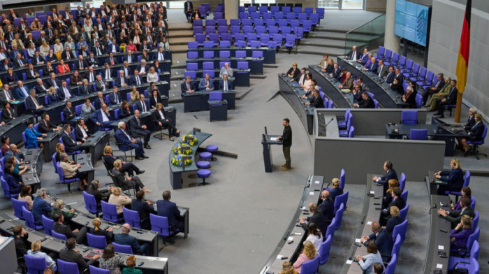 Špigl: Nemačka instalira sisteme raketne odbrane na tri aviona visokih zvaničnika