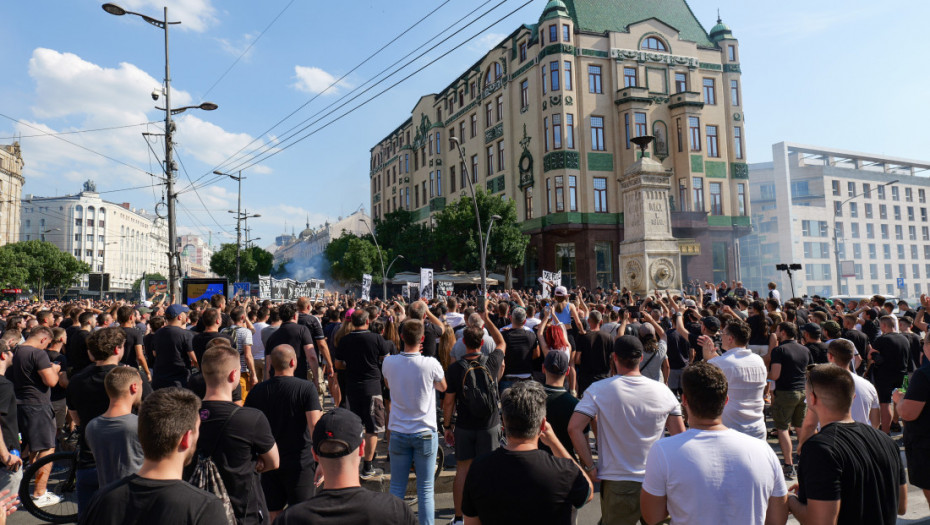 "Apel za slobodan Partizan": Nekoliko hiljada navijača crno-belih protestovalo protiv uprave kluba