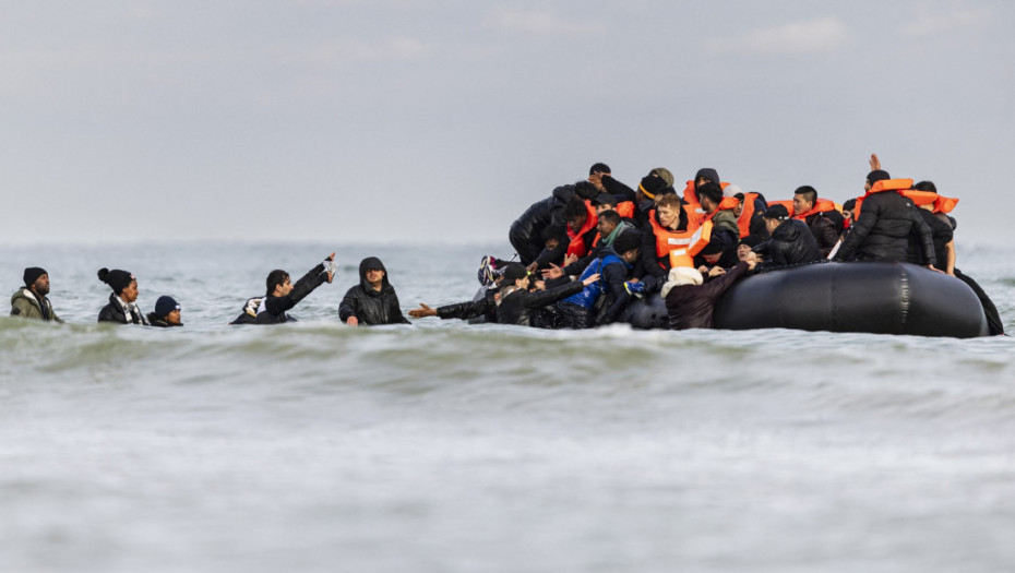 Više od 35.000 migranata stiglo u Veliku Britaniju preko Lamanša ove godine