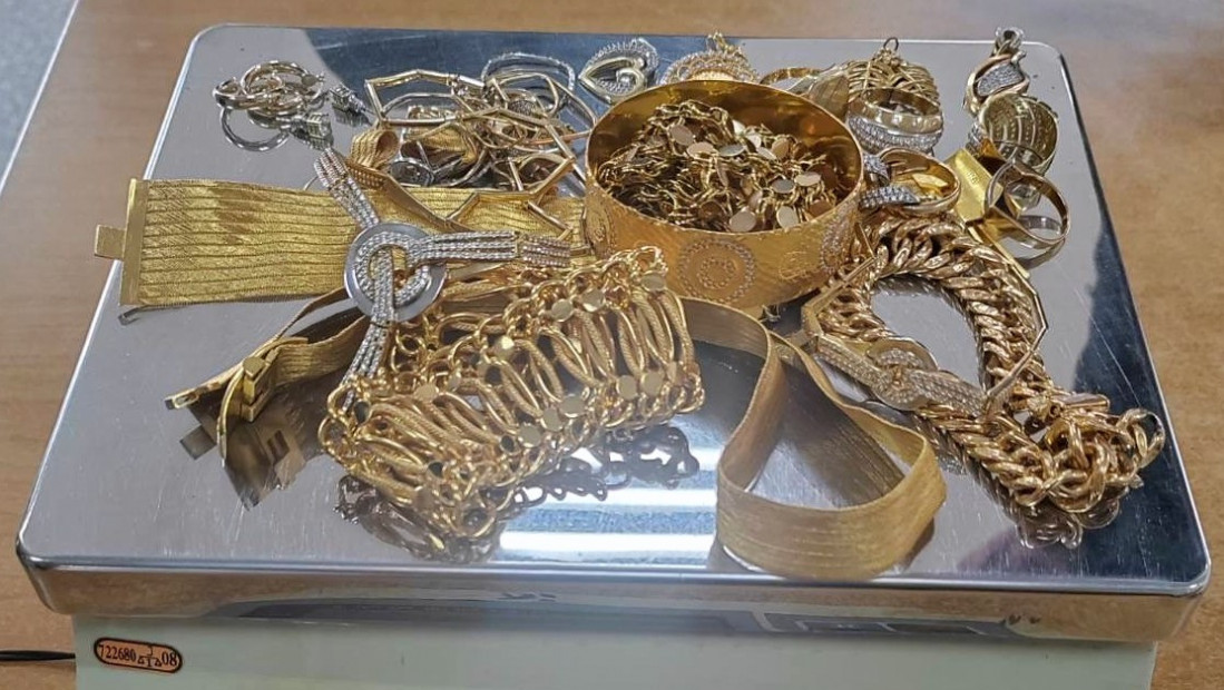 Na prelazu Gradina sprečen šverc pola kilograma zlata