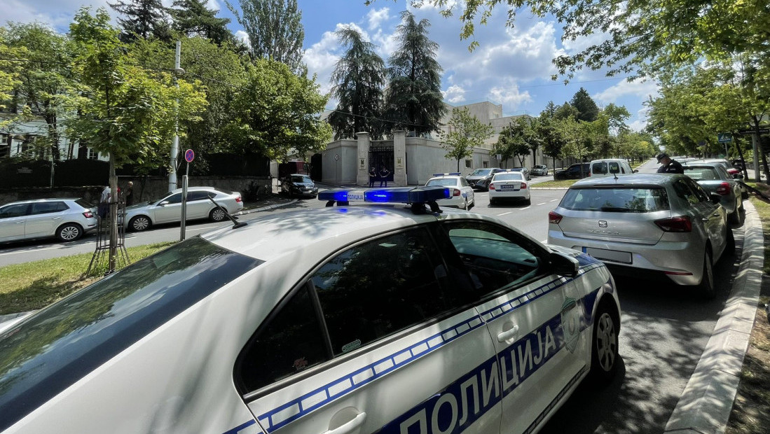 Crveni nivo pretnji: Policija će obezbeđivati tržne centre i mesta javnih okupljanja