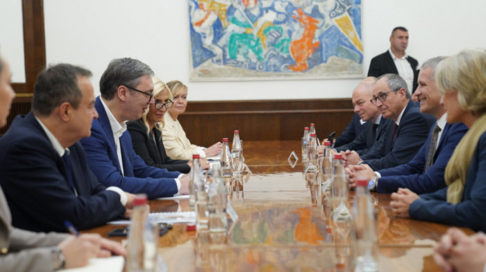 Vučić sa Jansom: Potreban je racionalni pristup svim aktuelnim političkim pitanjima