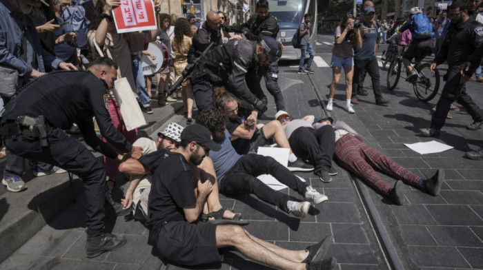 Izraelska policija uhapsila još pet osoba, zbog protesta blizu kuće Netanjahua
