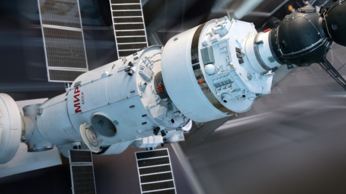 Zajednički povratak iz svemira: Dva ruska i jedan američki kosmonaut vraćaju se na Zemlju u letelici Sojuz MS-26
