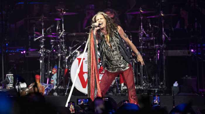 Stiven Tajler trajno oštetio glas, grupa Aerosmith otkazala sve koncerte