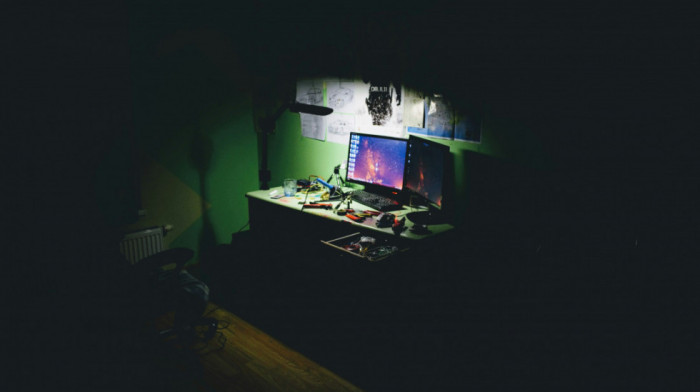 Pornhub pod istragom: EU zabrinuta zbog maloletnika, dok kritičari tvrde da je nešto drugo po sredi