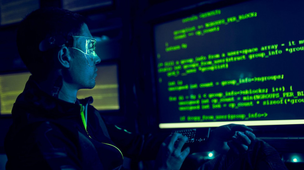 Internet prevare koje su obeležile 2025. godinu u Srbiji: Od fišinga do lažnih zarada - kako prevaranti ciljaju građane