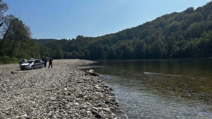 Tragedija kod Loznice: Tela dvojice mladića pronađena u vikendici na Drini