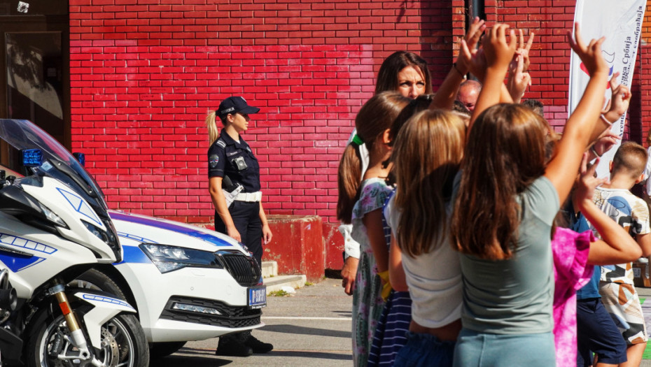 O bezbednosti dece u školama brine 2.388 policajaca