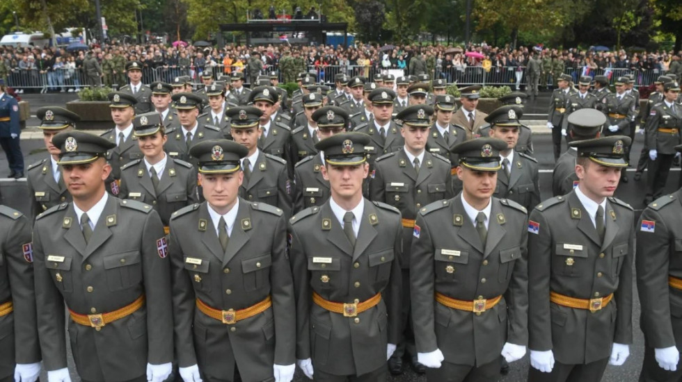 Patrijarh poručio novim oficirima da nastave da koračaju putem slavnih predaka