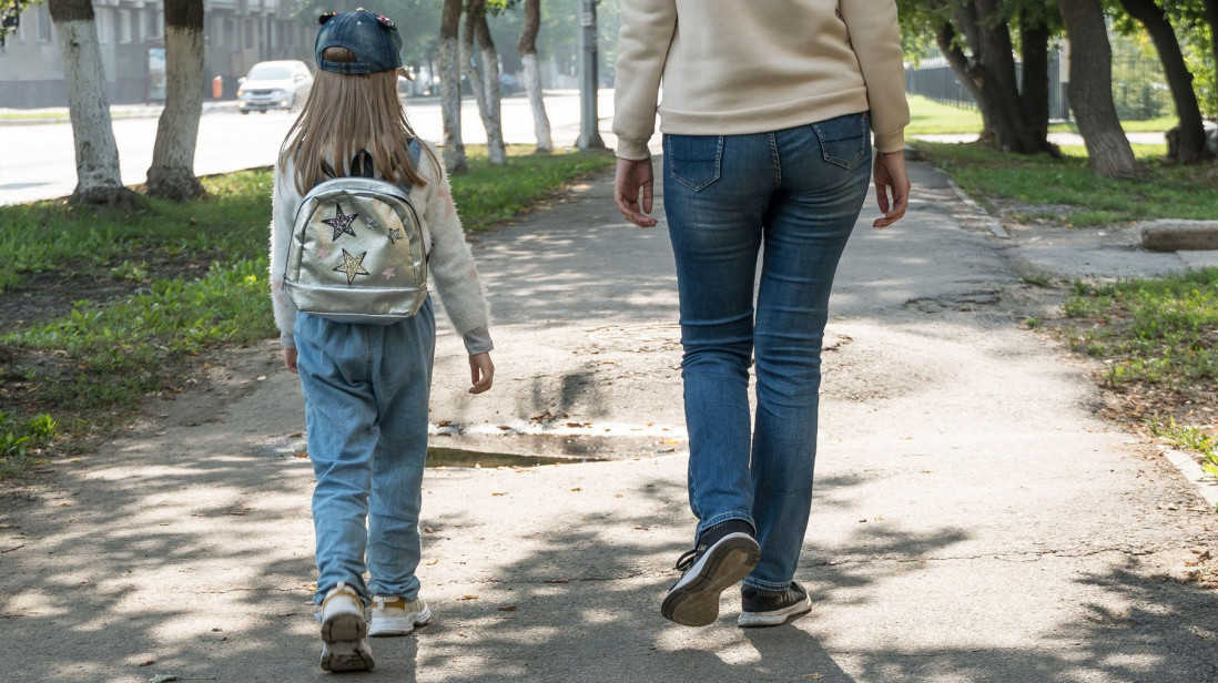 Majke dobijaju staž koji nije uslov za raniju penziju: Iz Sindikata objašnjavaju da li bi to trebalo da se promeni
